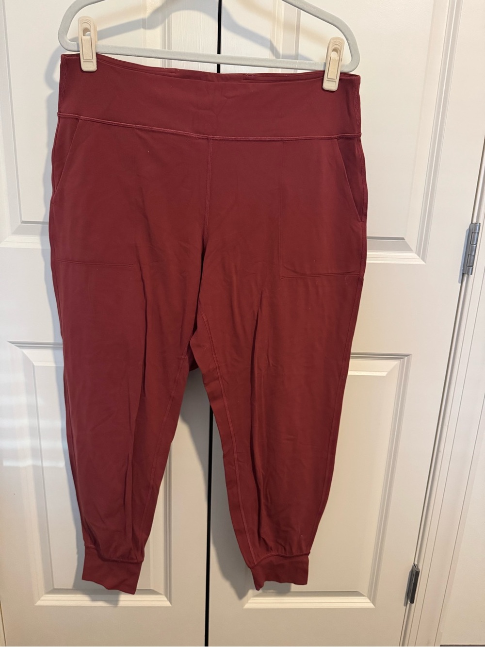 lululemon athletica burgundy Align Jogger Pants w Pockets. Barely worn